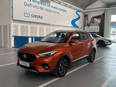 Usado MG ZS Luxury 106 CV (77 kW) 2024 Naranja SUV