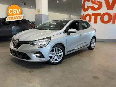 Usado Renault Clio V Techno 140 CV (102 kW) 2022 Gris / plata Berlina