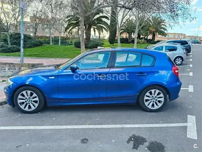 Usado BMW 118 122 CV (89 kW) 2007 Azul Utilitario