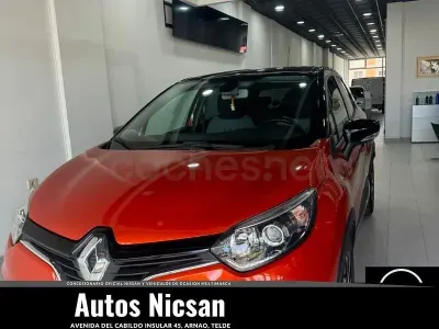Usado Renault Captur Life 90 CV (66 kW) 2016 Granate SUV