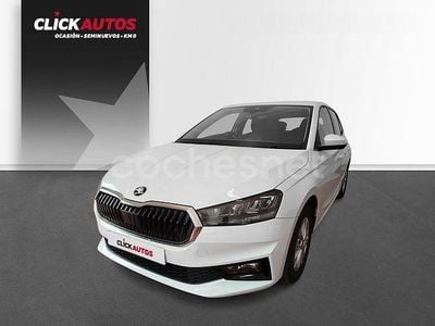 Usado Skoda Fabia Essence 95 CV (69 kW) 2024 Blanco Berlina
