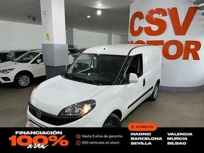 Usado Fiat Doblò 95 CV (69 kW) 2022 Blanco Monovolumen