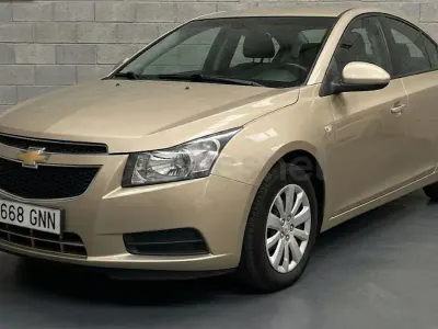 Usado Chevrolet Cruze LS 113 CV (83 kW) 2009 Beige Berlina