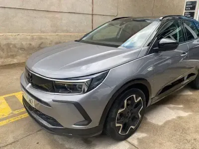 Usado Opel Grandland X GS Line 224 CV (164 kW) 2022 Gris SUV