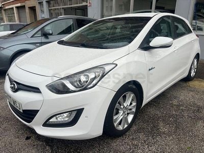 Usado Hyundai i30 110 CV (80 kW) 2013 Blanco Berlina