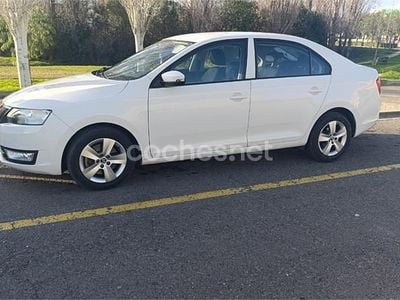 Usado Skoda Rapid Ambition 116 CV (85 kW) 2016 Blanco Utilitario