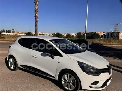 Usado Renault Clio IV LIMITED 75 CV (55 kW) 2018 Blanco Berlina