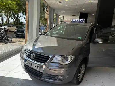 Usado VW Touran Edition 105 CV (77 kW) 2010 Beige Monovolumen