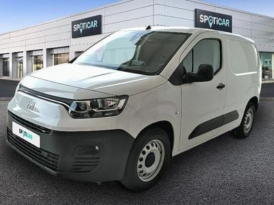 Blanco Usado 2023 Fiat e-Doblò Launch Edition Monovolumen | 31.500 €