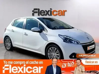 Usado Peugeot 208 Signature Sky 110 CV (80 kW) 2018 Blanco Utilitario