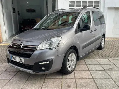 Usado Citroën Berlingo XTR 120 CV (88 kW) 2016 Gris / plata Monovolumen