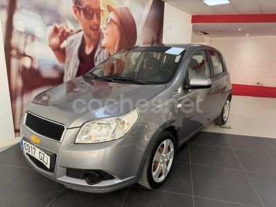 Usado Chevrolet Aveo LS 101 CV (74 kW) 2011 Gris / plata Berlina