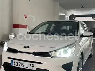 Usado Kia Rio 84 CV (61 kW) 2021 Blanco Berlina