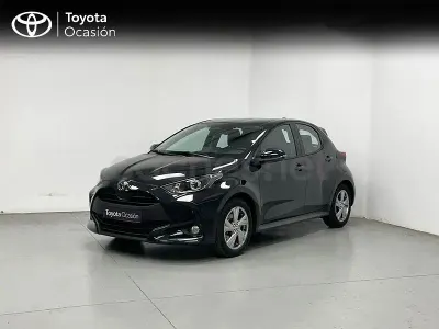 Usado Toyota Yaris Hybrid Active 116 CV (85 kW) 2025 Negro Berlina