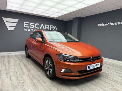 Usado VW Polo Advance 95 CV (69 kW) 2021 Naranja Berlina