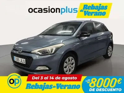 Usado Hyundai i20 84 CV (61 kW) 2016 Azul Utilitario