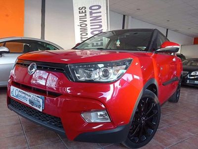Rojo Usado 2017 Ssangyong (KGM) Tivoli Limited SUV | 12.900 € (Un poco caro)