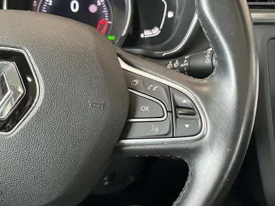 Usado Renault Kadjar Zen 140 CV (102 kW) 2019 Gris SUV