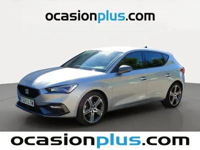 Usado Seat Leon FR 150 CV (110 kW) 2021 Gris plata Utilitario