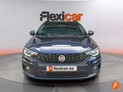 Usado Fiat Tipo Easy 120 CV (88 kW) 2019 Negro Familiar