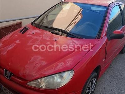Rojo Usado 2003 Peugeot 206 Berlina | 2700 € (Precio justo)