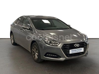 Usado Hyundai i40 115 CV (84 kW) 2016 Gris / plata Berlina
