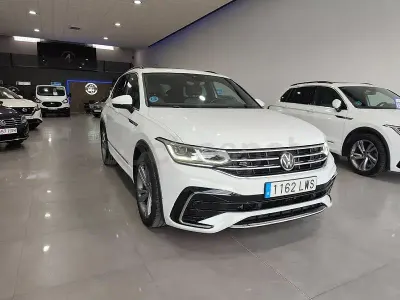 Käytetty VW Tiguan R-line 150 HP (110 kW) 2022 Valkoinen Katumaasturi