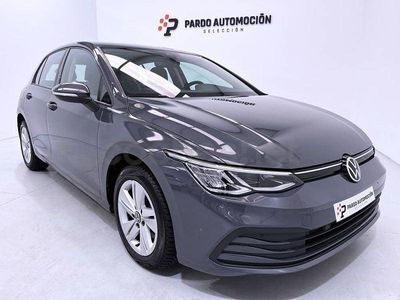 Usado VW Golf VIII Life 115 CV (84 kW) 2020 Gris / plata Berlina