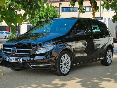 Usado Mercedes B180 Urban 109 CV (80 kW) 2014 Negro Monovolumen