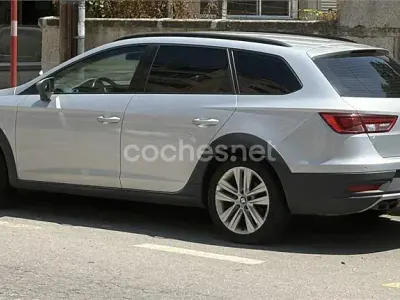 Usado Seat Leon X-Perience 4Drive 150 CV (110 kW) 2016 Gris / plata Familiar