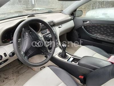 Usado Mercedes C220 143 CV (105 kW) 2001 Gris / plata Berlina