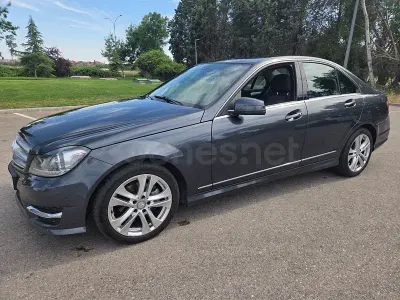 Usado Mercedes C200 Elegance 136 CV (100 kW) 2014 Gris / plata Berlina