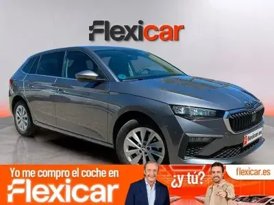 Usado Skoda Scala Selection 115 CV (84 kW) 2024 Gris Utilitario