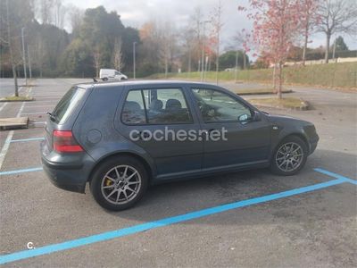 Azul Usado 2002 VW Golf Advance Berlina | 4000 € (Precio justo)