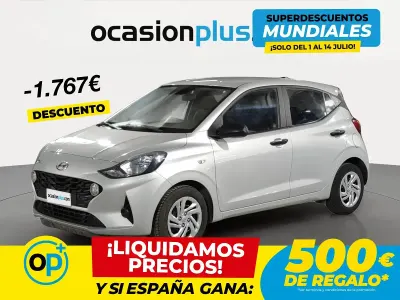 Usado Hyundai i10 67 CV (49 kW) 2022 Gris Utilitario