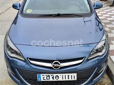 Usado Opel Astra Excellence 110 CV (80 kW) 2014 Azul Berlina