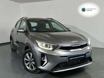 Usado Kia Stonic 101 CV (74 kW) 2025 Gris SUV