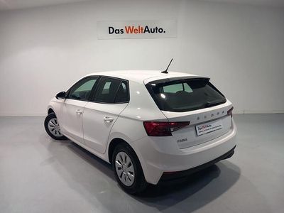 Usado Skoda Fabia Active 80 CV (58 kW) 2022 Blanco