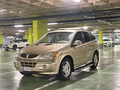 Usado SsangYong Kyron Limited 141 CV (103 kW) 2006 Beige SUV