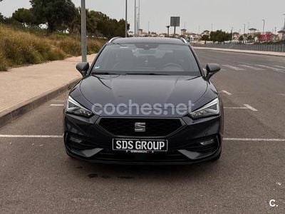 Usado Seat Leon FR 150 CV (110 kW) 2021 Gris / plata Familiar