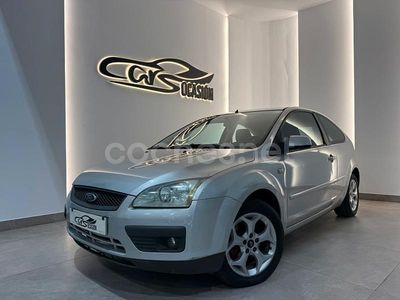 Gris / plata Usado 2007 Ford Focus Trend Berlina | 2500 € (Buen precio)