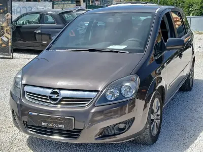 Usado Opel Zafira 110 HP (80 kW) 2010 Cinzento Monovolume