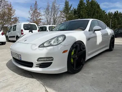 Usado Porsche Panamera 400 CV (294 kW) 2011 Blanco Utilitario