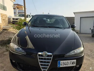 Usado Alfa Romeo 147 Distinctive 105 CV (77 kW) 2007 Negro Utilitario