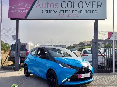 Usado Toyota Aygo X-cite 69 CV (50 kW) 2015 Azul Utilitario