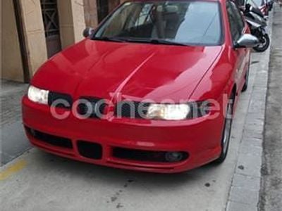 Usado Seat Leon Sport 150 CV (110 kW) 2003 Rojo Utilitario