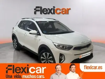 Käytetty Kia Stonic 100 HP (73 kW) 2021 Valkoinen Katumaasturi