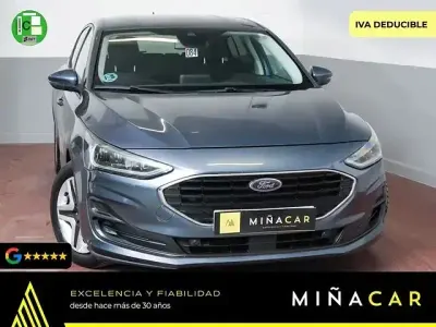 Używany Ford Focus Trend 120 KM (88 kW) 2022 Niebieski Sedan/Limuzyna
