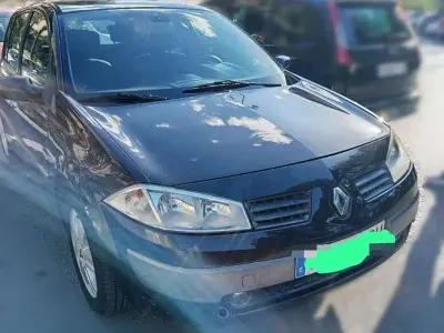 Usado Renault Mégane II Dynamique 113 CV (83 kW) 2003 Negro Berlina