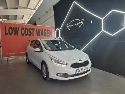 Usado Kia Ceed GT 90 HP (66 kW) 2014 Branco Sedan